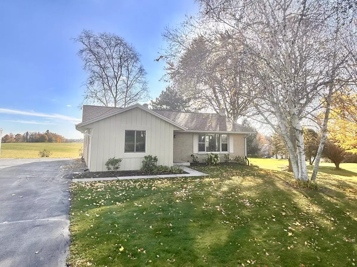 Grafton, WI 53024,1085 Arrowhead ROAD