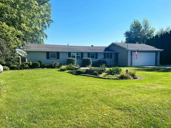 W10318 Sunny Point Rd, Beaver Dam, WI 53916