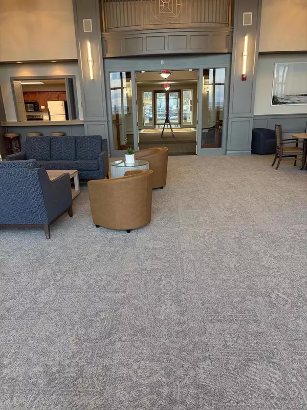 Saint Francis, WI 53235,4130 S Lake DRIVE #282