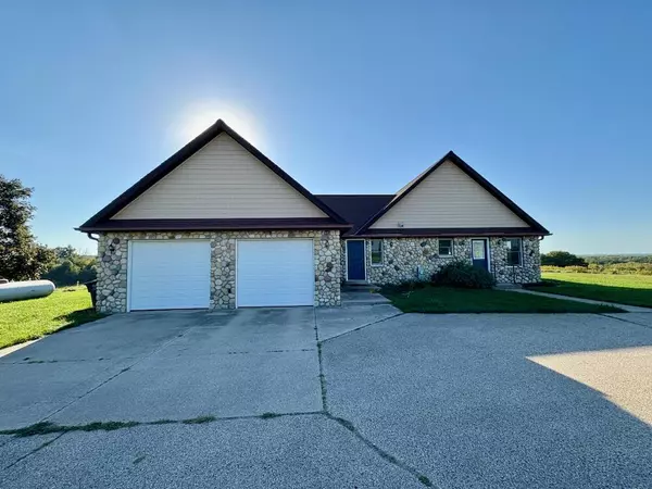 N7321 Bowers ROAD, Elkhorn, WI 53121