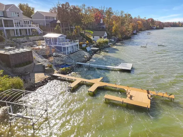 Twin Lakes, WI 53181,2611 E Lake Shore DRIVE