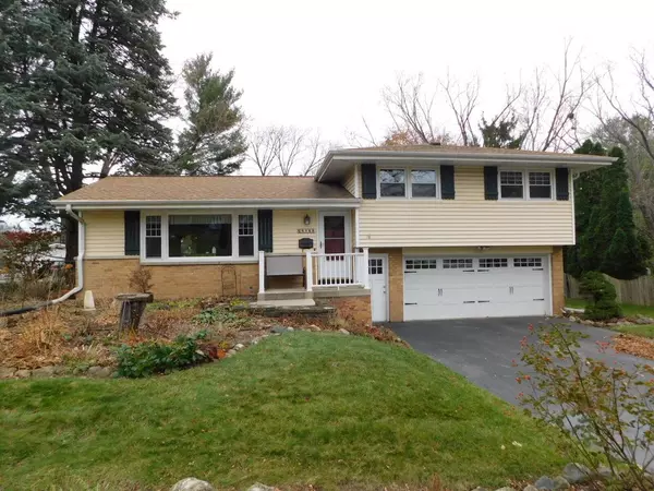 618 Lee COURT, Waukesha, WI 53186