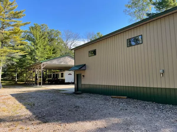 Arkdale, WI 54613,1937 Blackhawk Ave