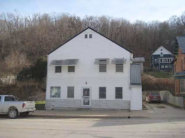 Mcgregor, IA 52157,419 Main STREET