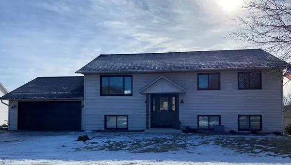 29 Jaz Cir, Reedsburg, WI 53959