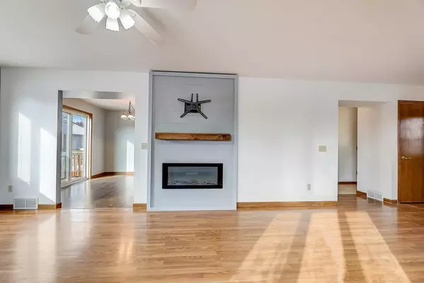 Prairie Du Sac, WI 53578,613 Eagle Crest Ct