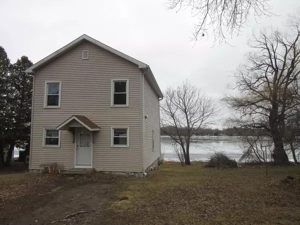 W6001 Lake St, Montello, WI 53949