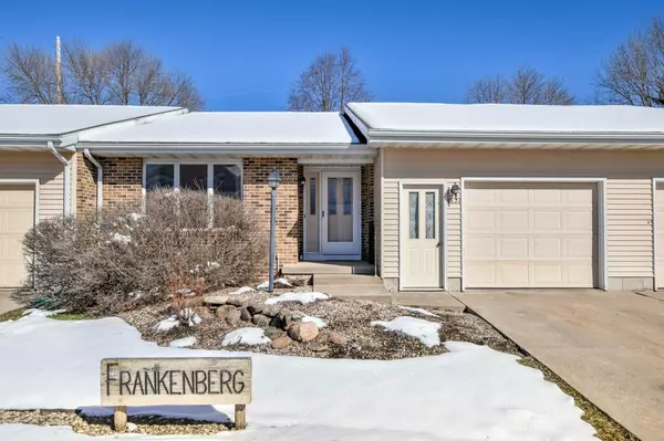 1621 Hanover Ct, Sauk City, WI 53583