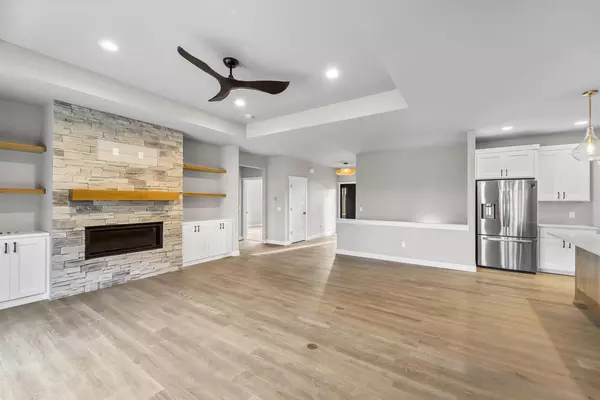 Deforest, WI 53532,6245 Ronald Reagan Drive