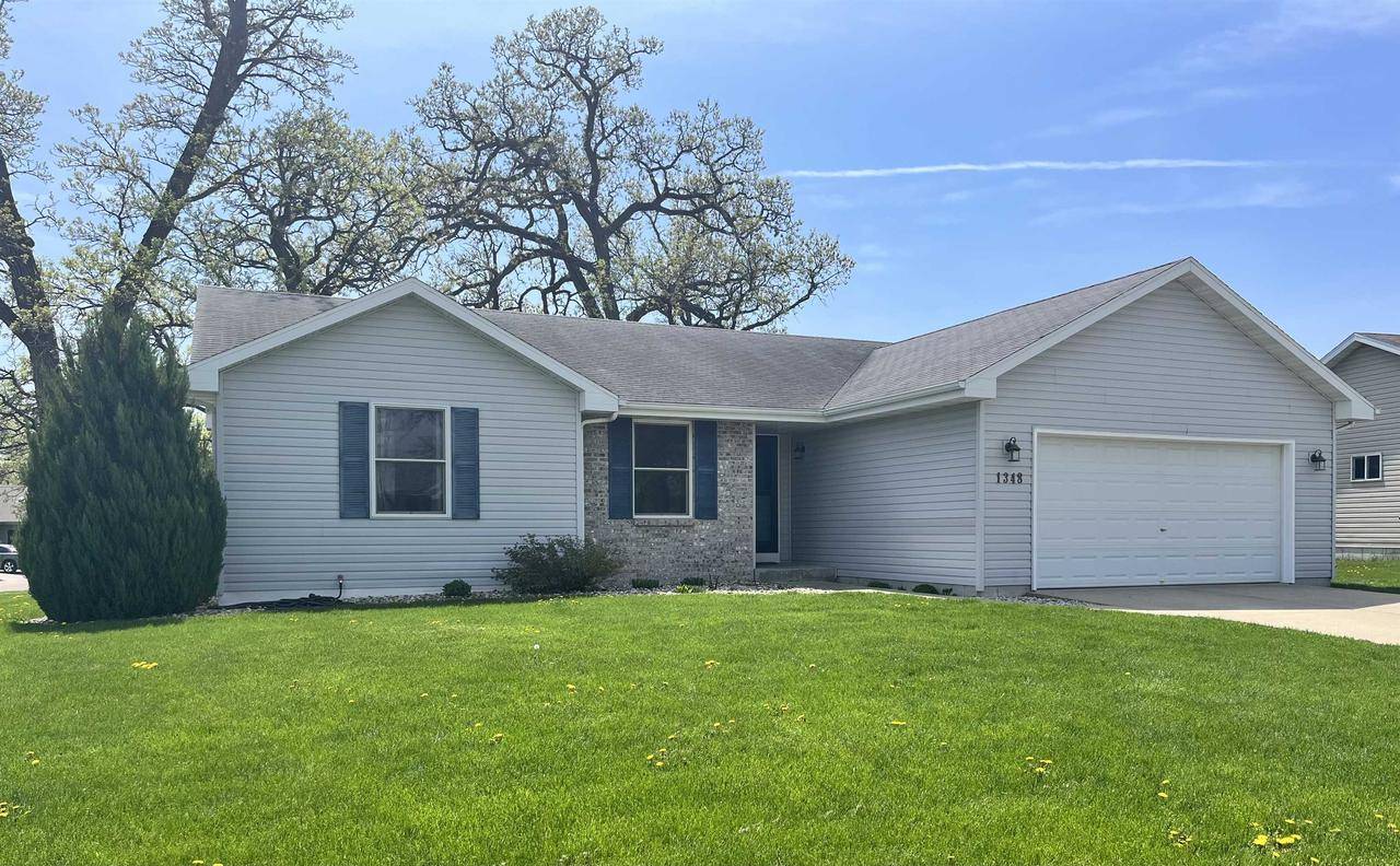 1348 Shade Tree Lane, Janesville, WI 53545
