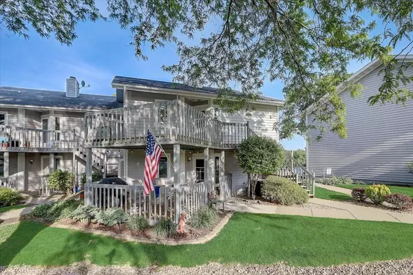 E12617 KILPATRICK POINT DRIVE #69, Merrimac, WI 53561