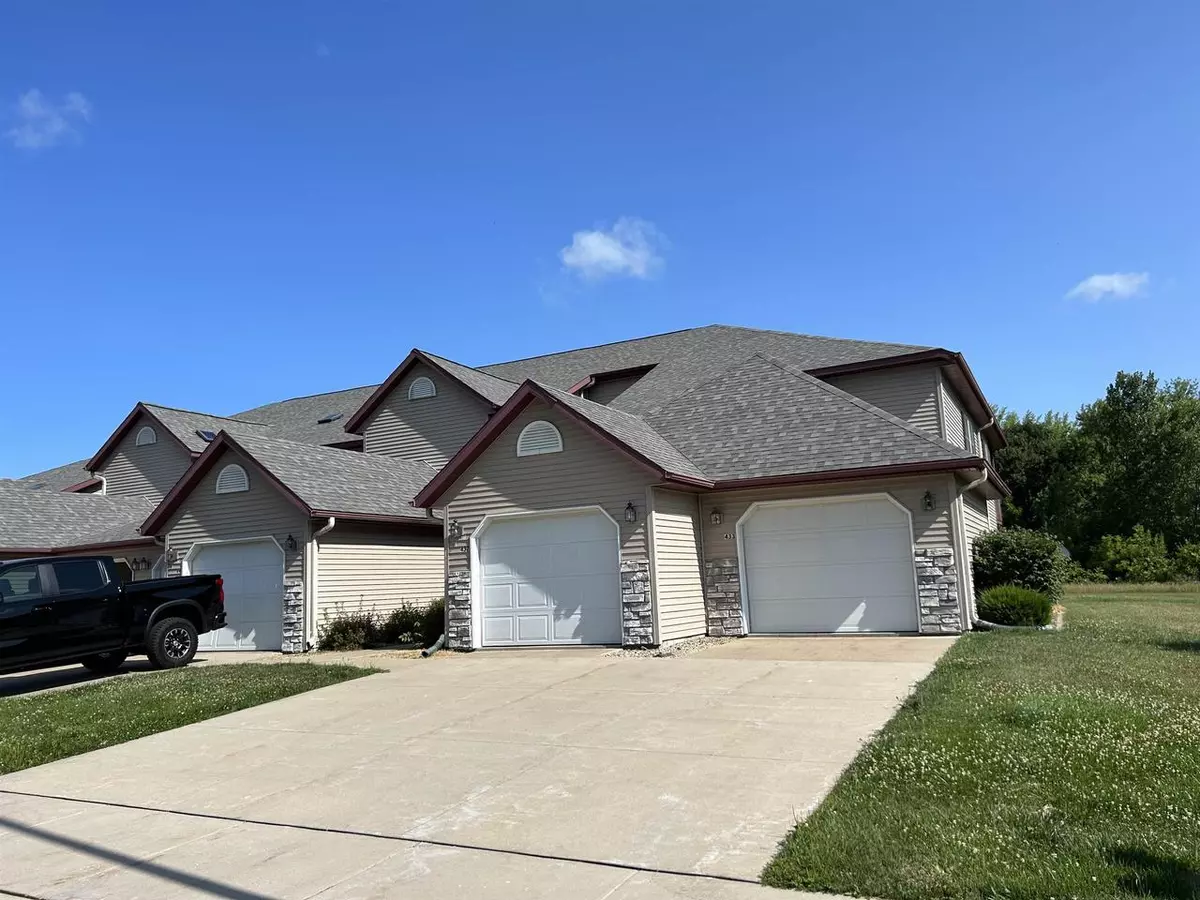 Mauston, WI 53948,433 Eberlein Court #4