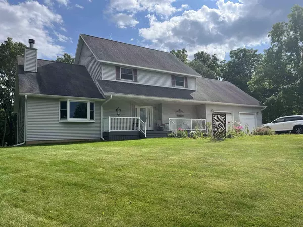 Warrens,warrens, WI 54666,21733 Clay Avenue