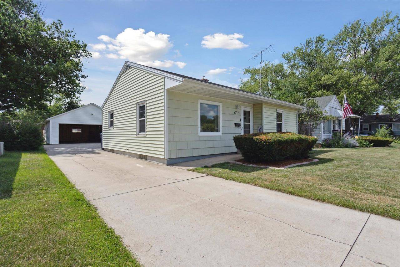 1234 S Terrace Street, Janesville, WI 53546