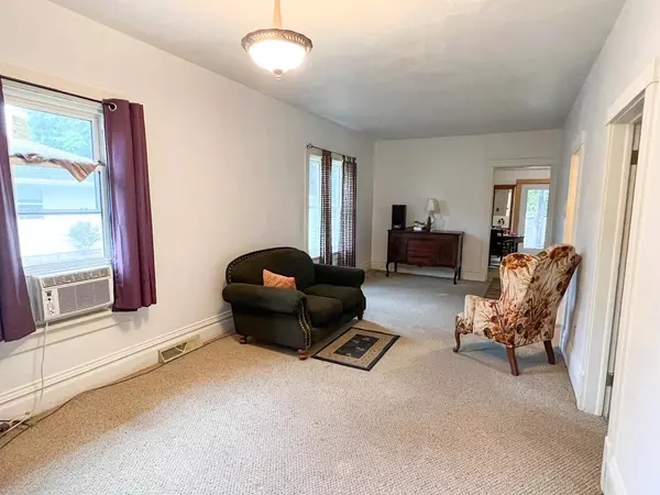 Prairie Du Sac, WI 53578,330 7th Street