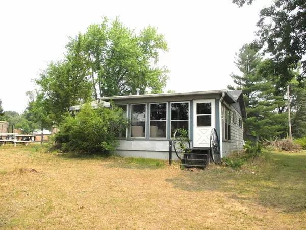 Montello, WI 53949,N2775 Lakeshore Drive