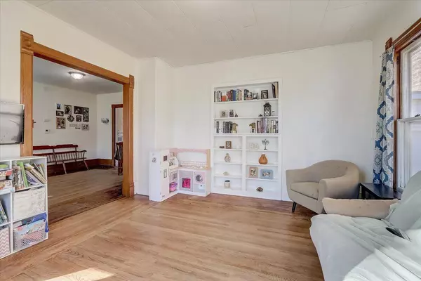 Prairie Du Sac, WI 53578,571 5th Street