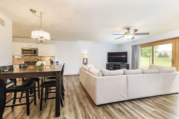 102 W Windsor Avenue, Cottage Grove, WI 53527