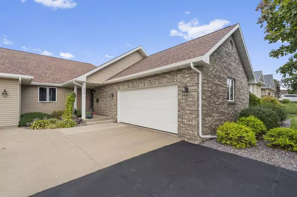 632 Prairie Hills Drive, Dodgeville, WI 53533