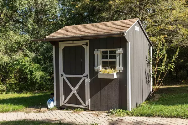 W8260 County Road E, Oxford, WI 53952