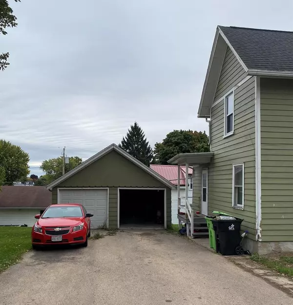 Beaver Dam, WI 53916,215 Rosendale Street