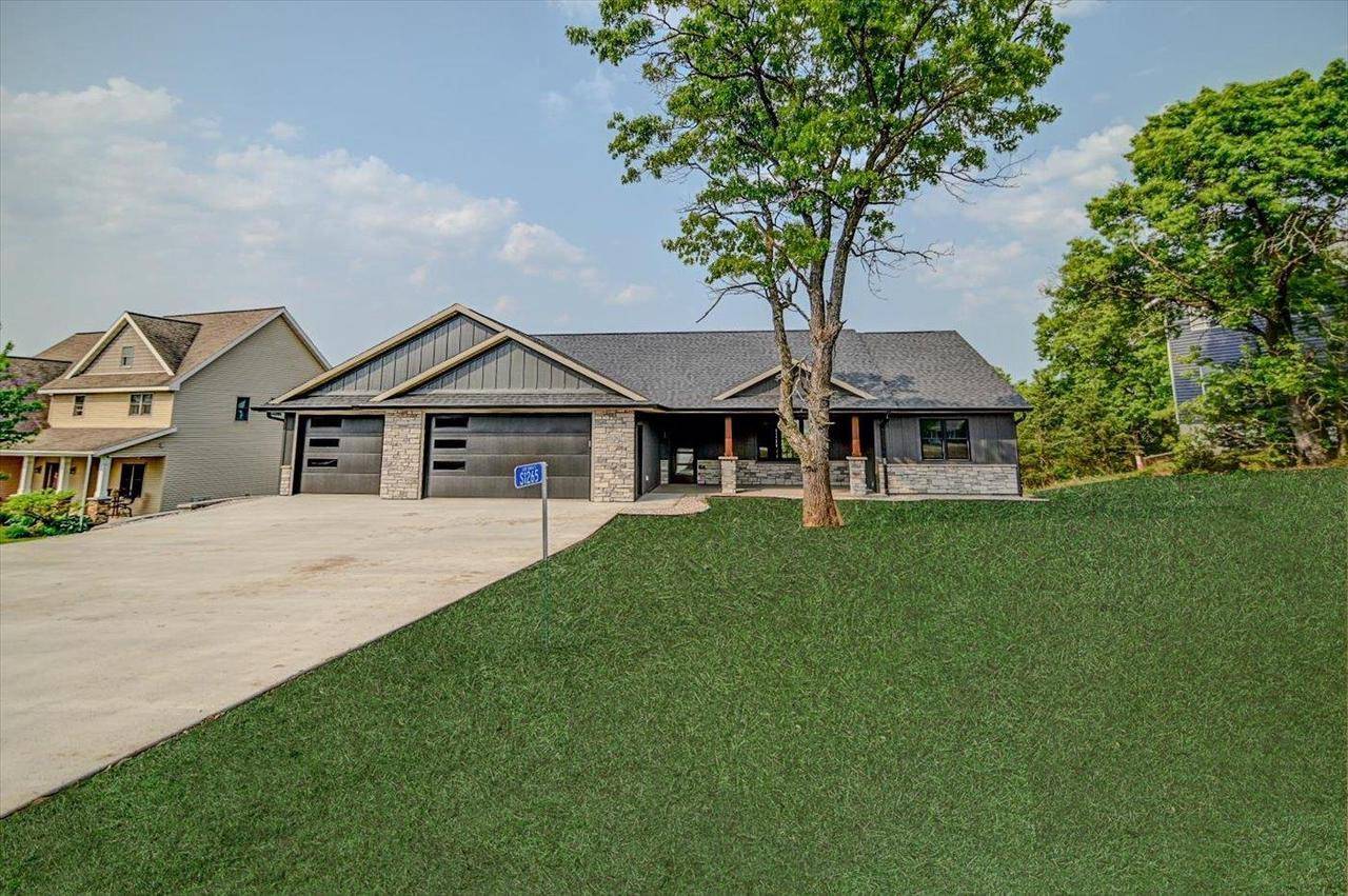 S1265 Lost Oaks Court, Wisconsin Dells, WI 53965