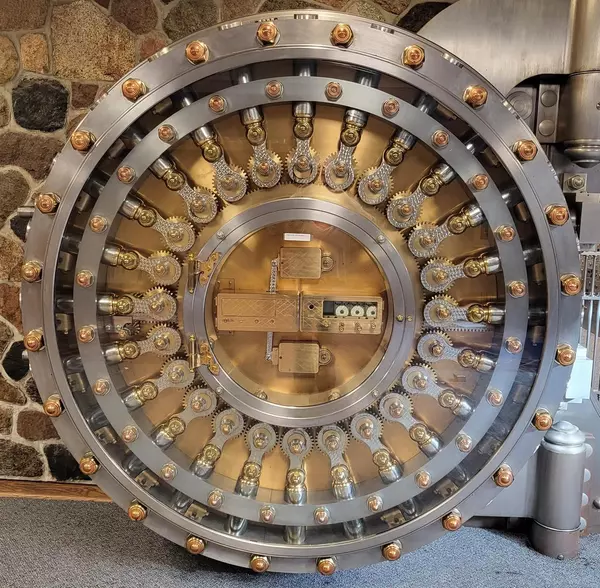 Appleton, WI 54911,200 W College Avenue #LL