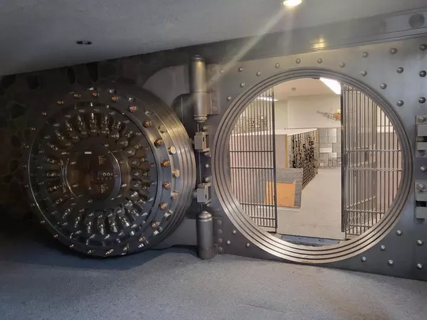 Appleton, WI 54911,200 W College Avenue #LL