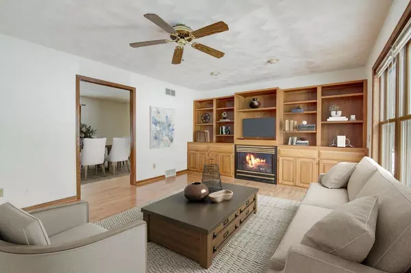 300 Forreston Drive, Cottage Grove, WI 53527