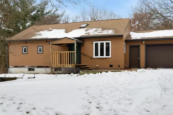 Oxford, WI 53952,3189 W 3rd Avenue