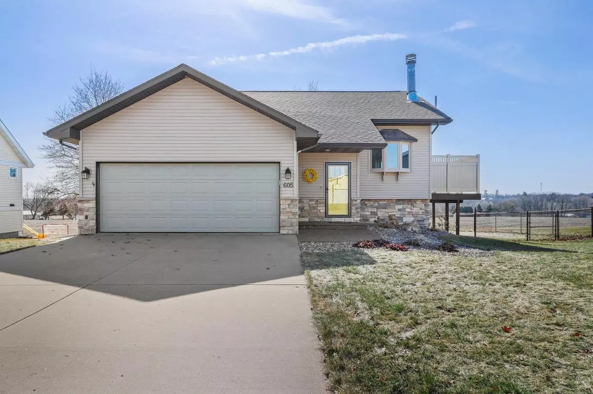 Dodgeville, WI 53533,605 E North Street