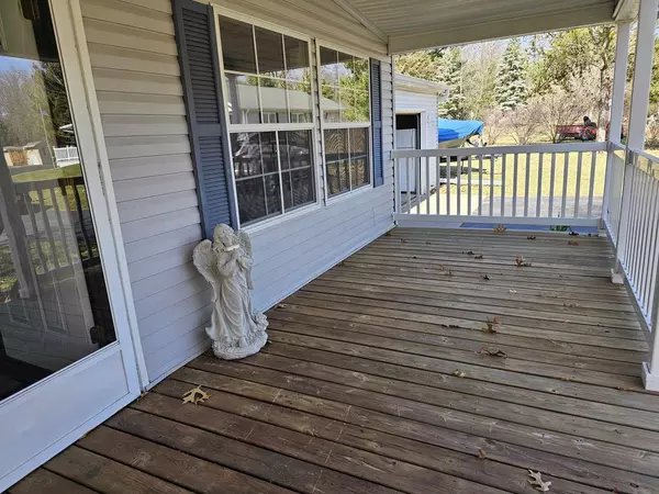 Oxford, WI 53952,213 Fran Court