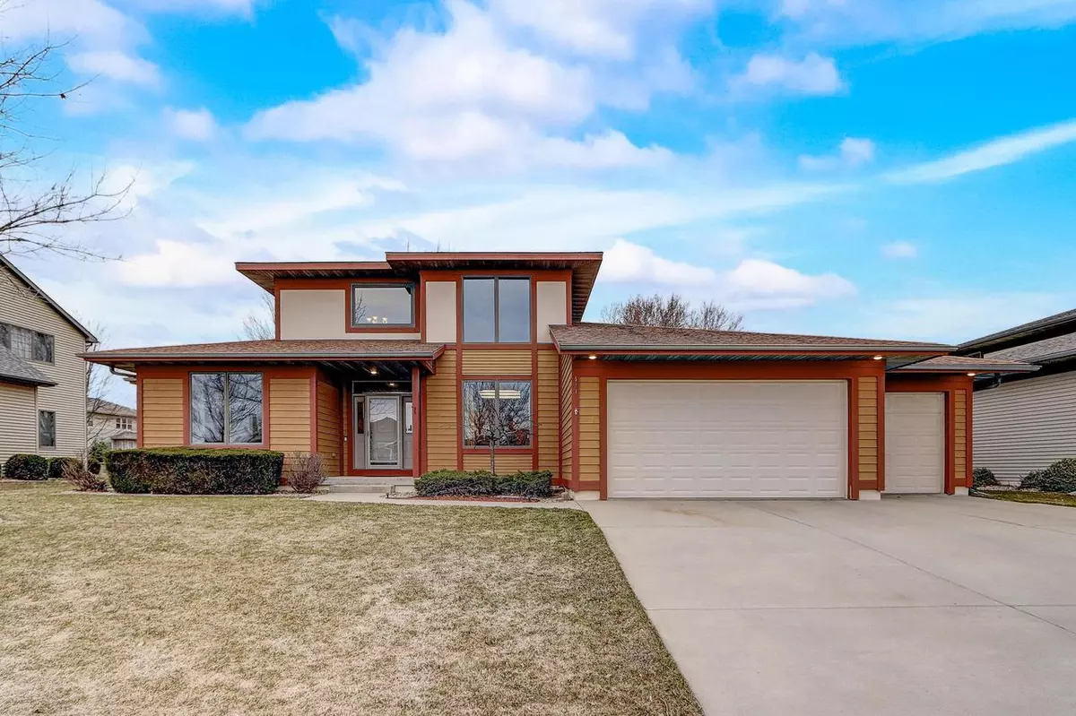 Waunakee, WI 53597,511 S Meadowbrook Lane