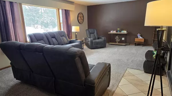 Deforest, WI 53532,317 Meadow Lane