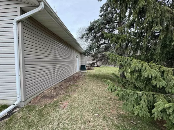 Reedsburg, WI 53959,1387 Wellington Drive