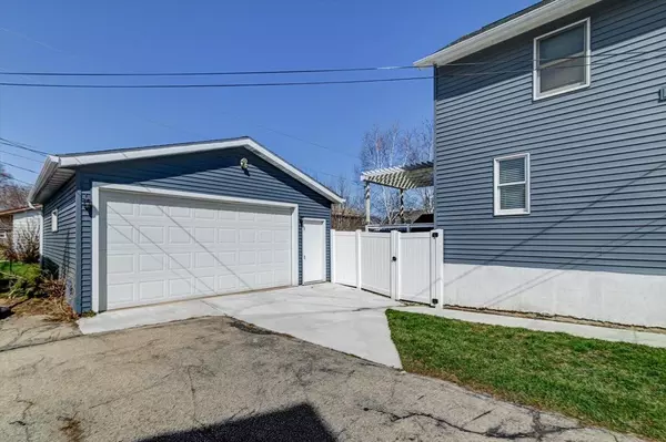 Deerfield, WI 53531,9 N Grand Avenue