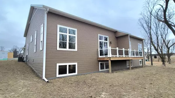 Eden, WI 53019,211 EDENVIEW Lane