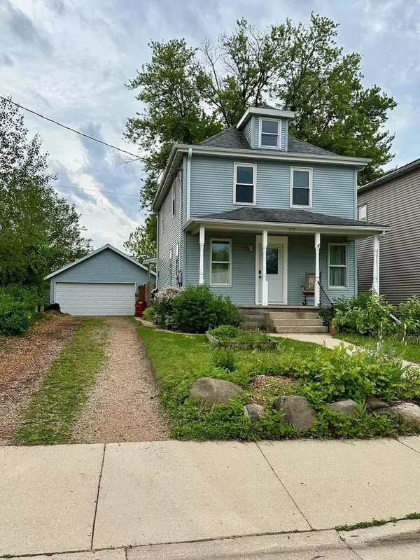 Fall River, WI 53932,321 N Main Street