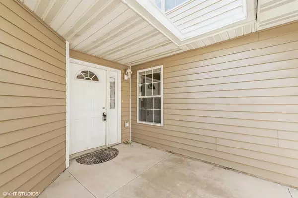 150 N Wooster Street #7, Capron, IL 61012