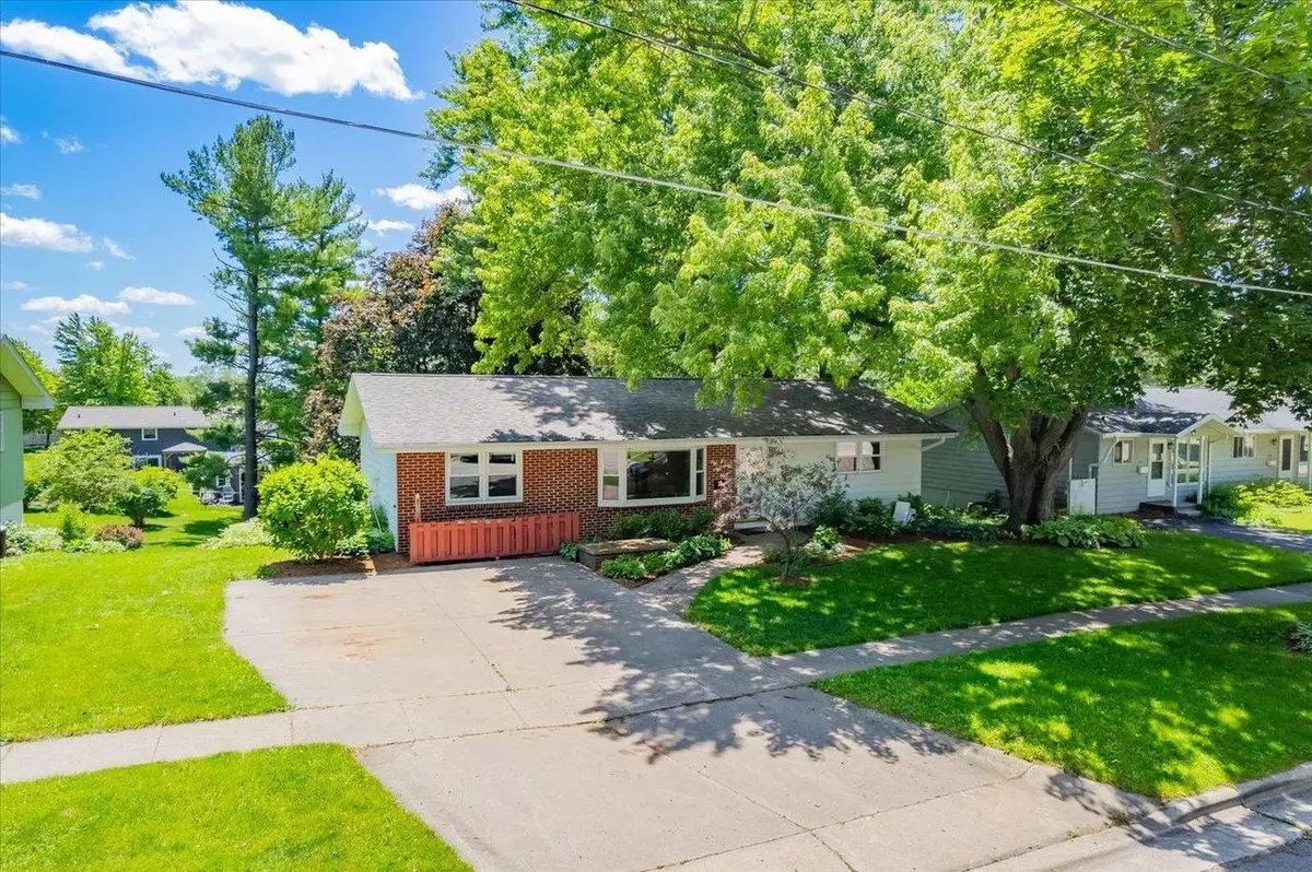 Mount Horeb, WI 53572,603 E Garfield Street