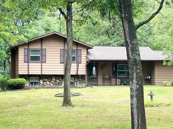 W6164 Woodland Hills Road,  New Lisbon,  WI 53950