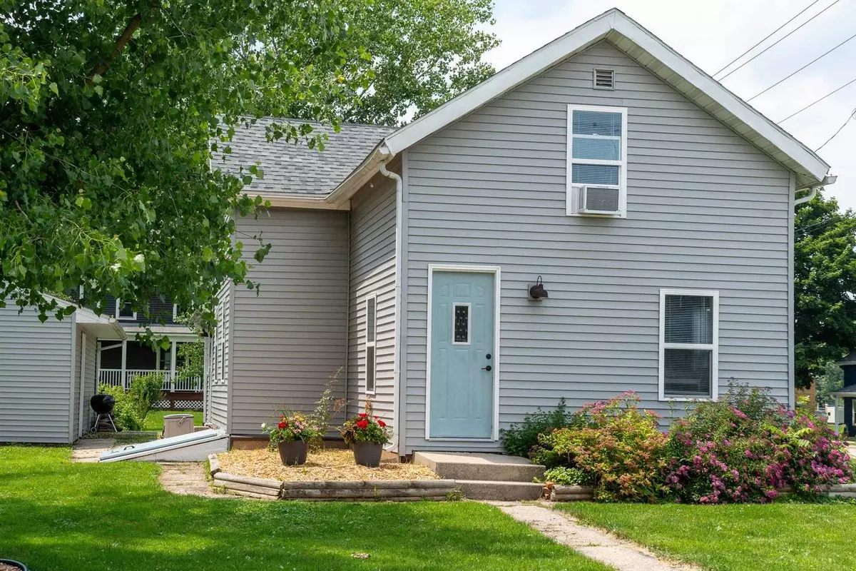 Fall River, WI 53932,307 SOUTH Street