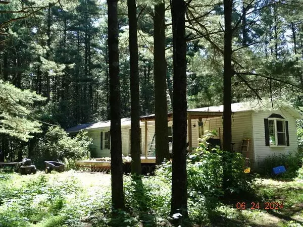 3172 W 6th Drive, Oxford, WI 53952