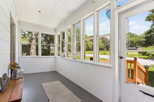 Deforest, WI 53532,212 Madison Avenue