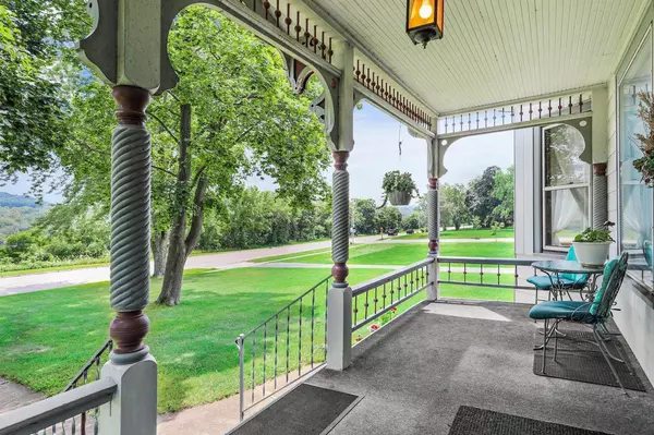 Prairie Du Sac, WI 53578,325 Water Street