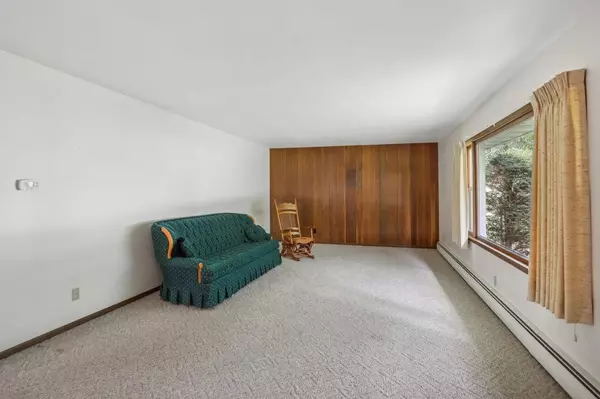 Dodgeville, WI 53533,105 E Pine Street