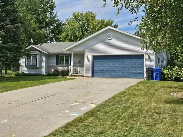 140 Anna Circle, Columbus, WI 53925