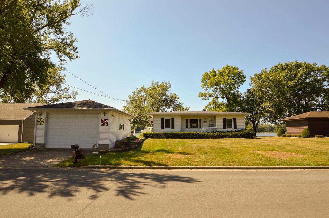Cassville, WI 53806,610 W Front Street