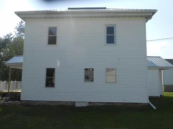 Bloomington, WI 53804,620 3rd Street