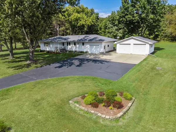 E12418 County Road T, Baraboo, WI 53913